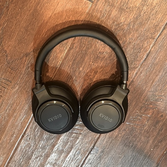 Black Wireless Bluetooth Headphones - Great Condition - Picture 7 of 8
